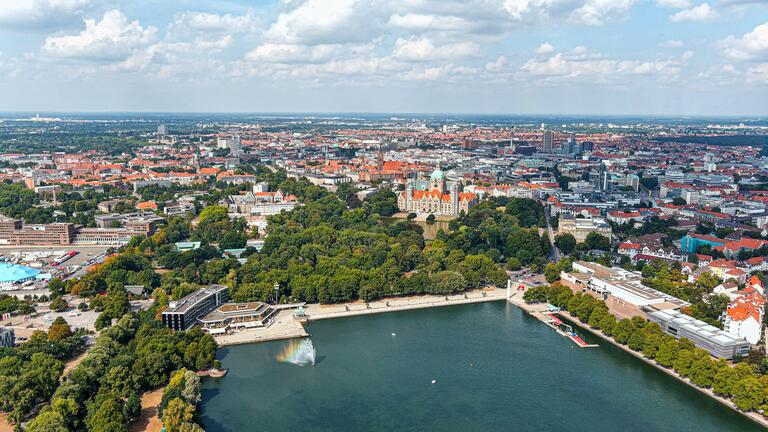 Maschsee, Maschpark und Rathaus aus der Luft